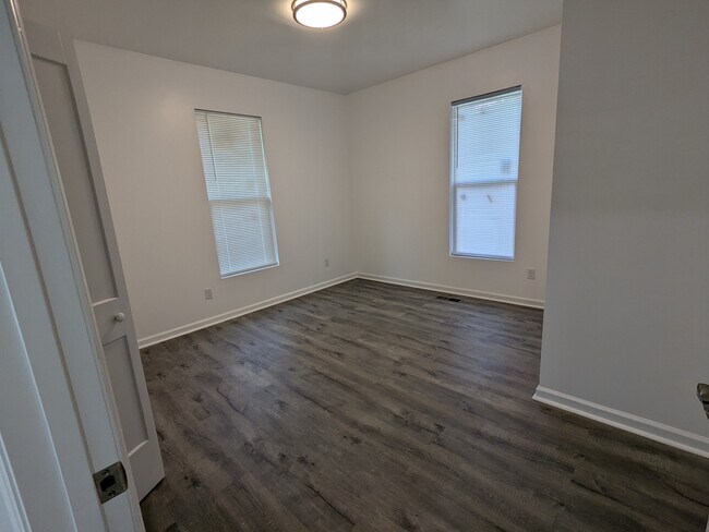 Unidad de dormitorio B - 1814 Dodson Ave