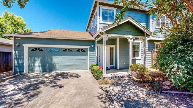 Building Photo - Rincon Valley FIVE Bedroom Three Bathroom Single Family Home!