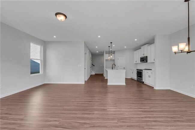 Building Photo - 865 York Aly