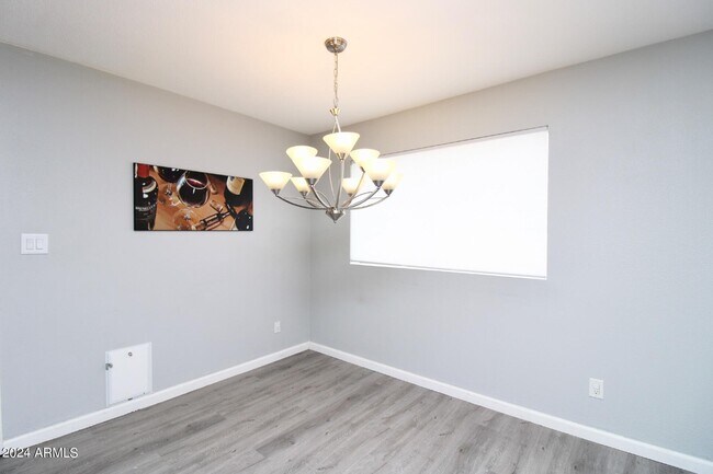 Building Photo - 7814 E Cypress St