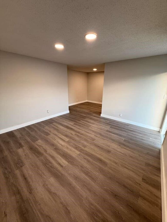 Building Photo - 1885 40th Ave