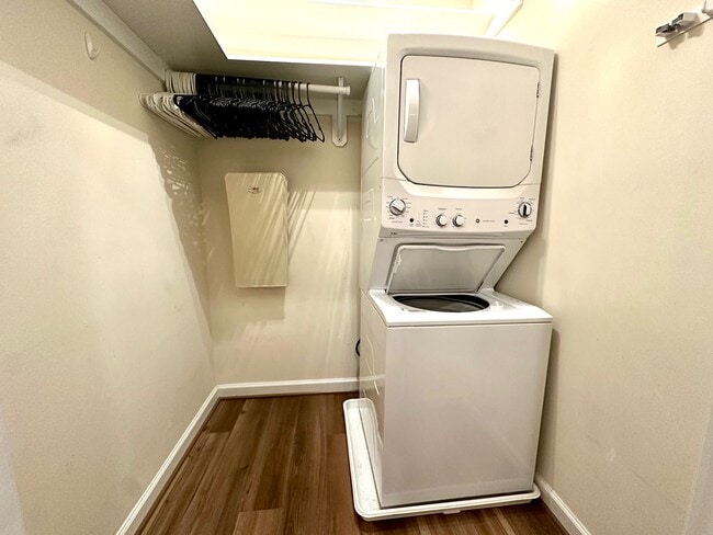 Building Photo - 8405 Dogwood Rd