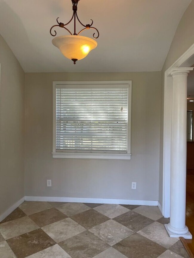 Building Photo - Tampa Riverside Heights Beautiful Bungalow...