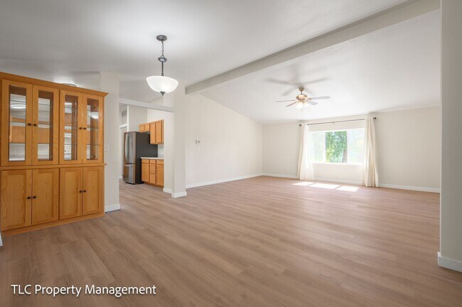 Foto del edificio - 3bd/2bath Home with a view!!