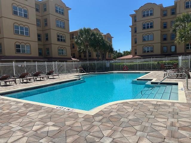 Foto del edificio - 606 Wells Ct