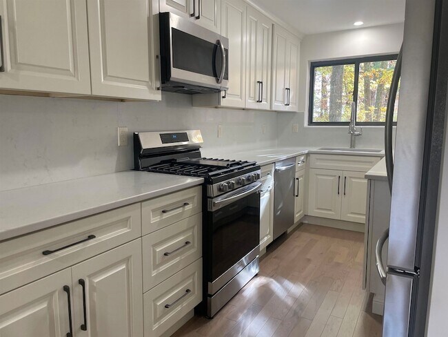 Foto del edificio - 64 Dunvegan Wds Dr