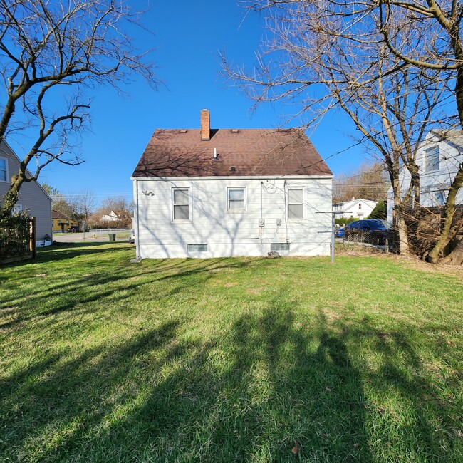 Building Photo - 2530 McGuffey Rd