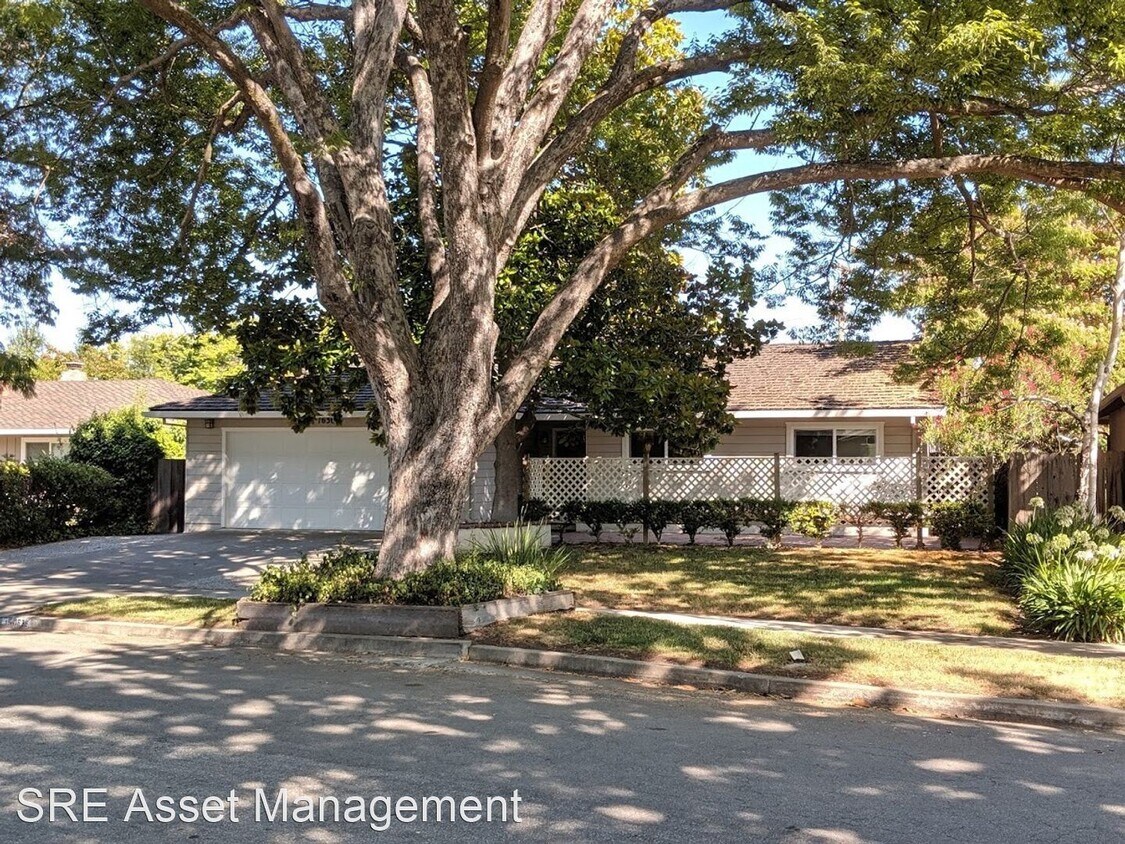 Foto principal - 4 br, 2 bath House - 1636 English Dr