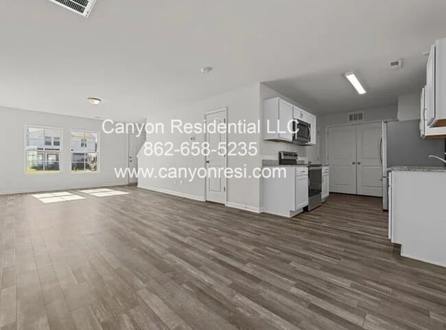 Foto del edificio - 213 Pleasant Willow Pl