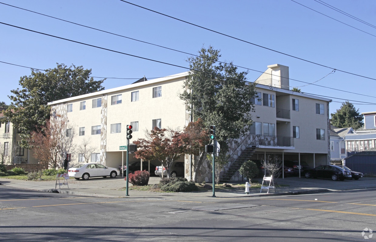 Primary Photo - 1531 Chestnut St