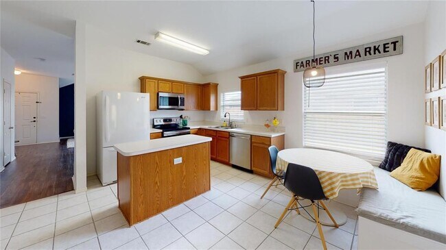 Building Photo - 1211 Periwinkle Dr