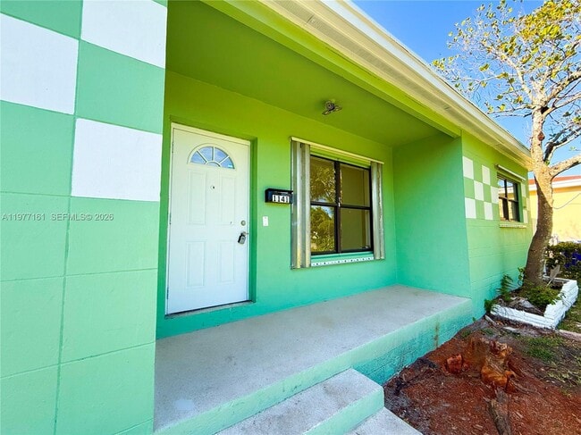 Foto del edificio - 1141 NE 154th Terrace