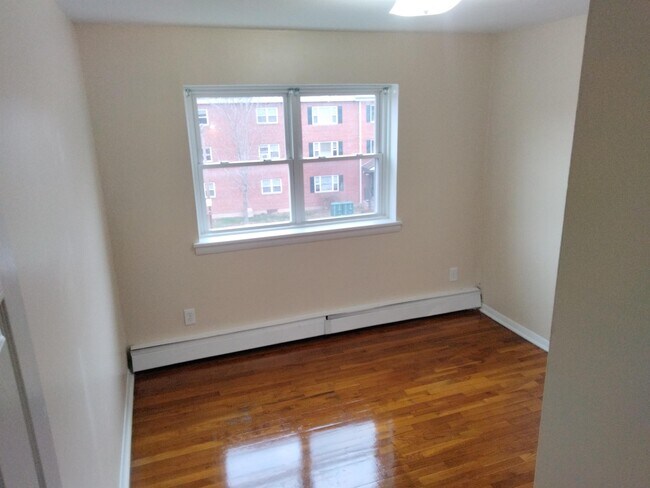 Building Photo - 29-31 Annawan St
