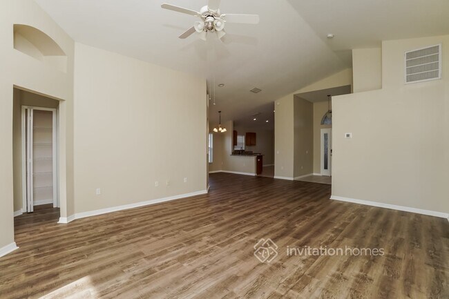 Building Photo - 7428 Tower Bridge Dr