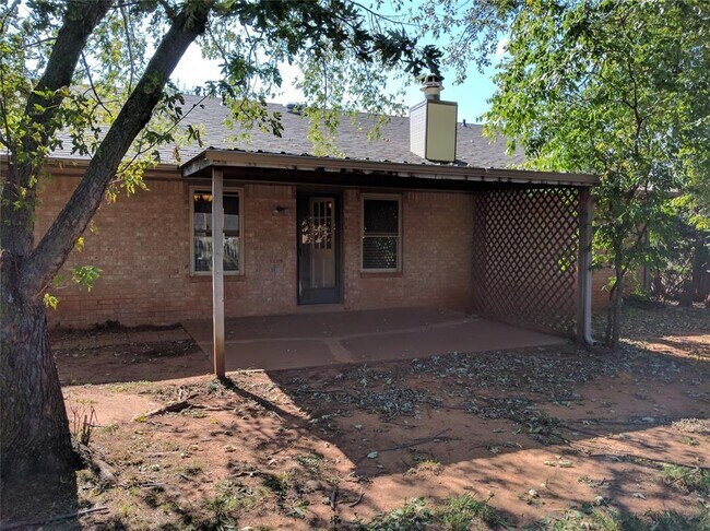 Building Photo - 2119 Teresa Dr