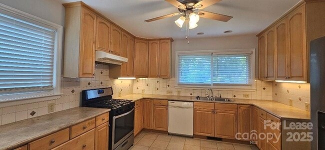 Foto del edificio - 513 Webster Pl