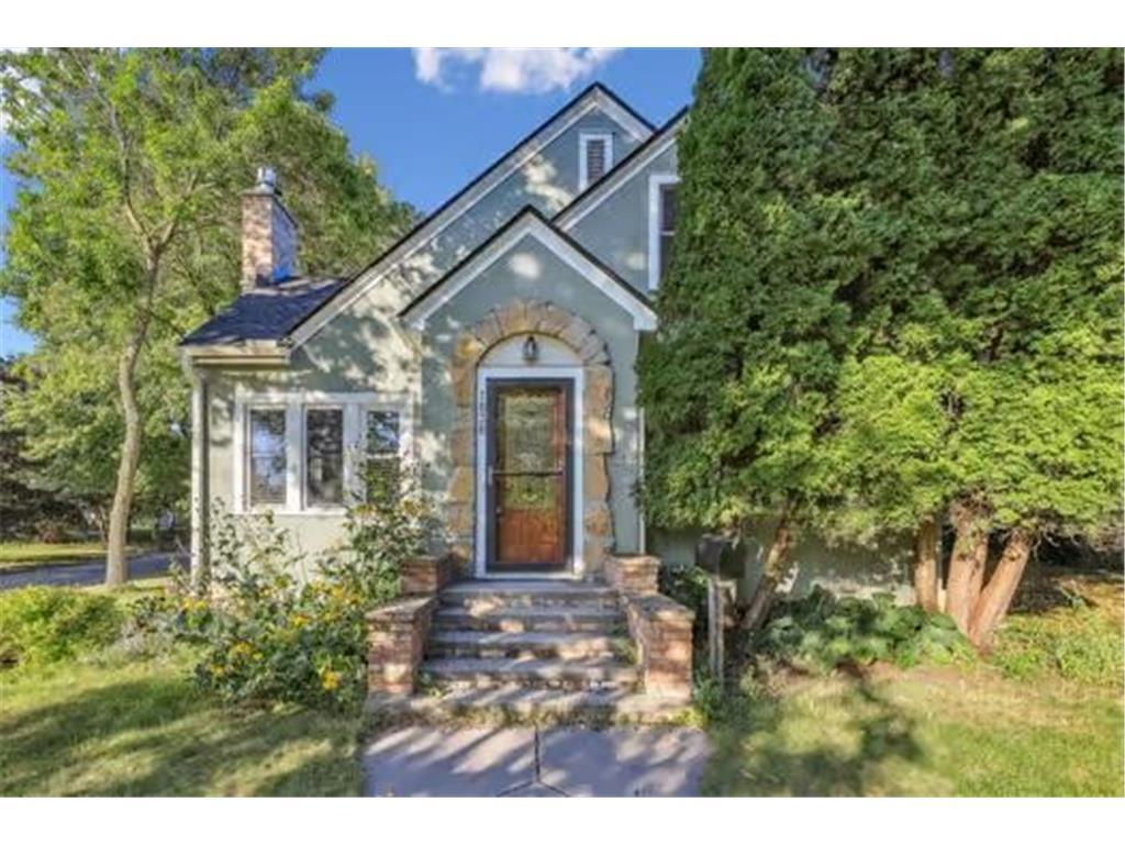 Foto principal - 1838 York Ave N