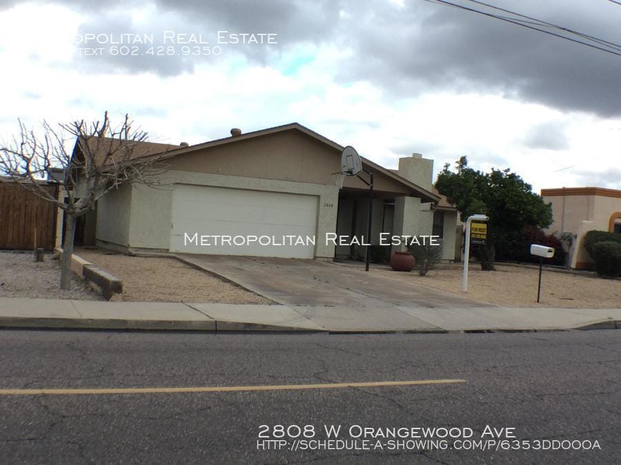 Primary Photo - 2808 W Orangewood Ave
