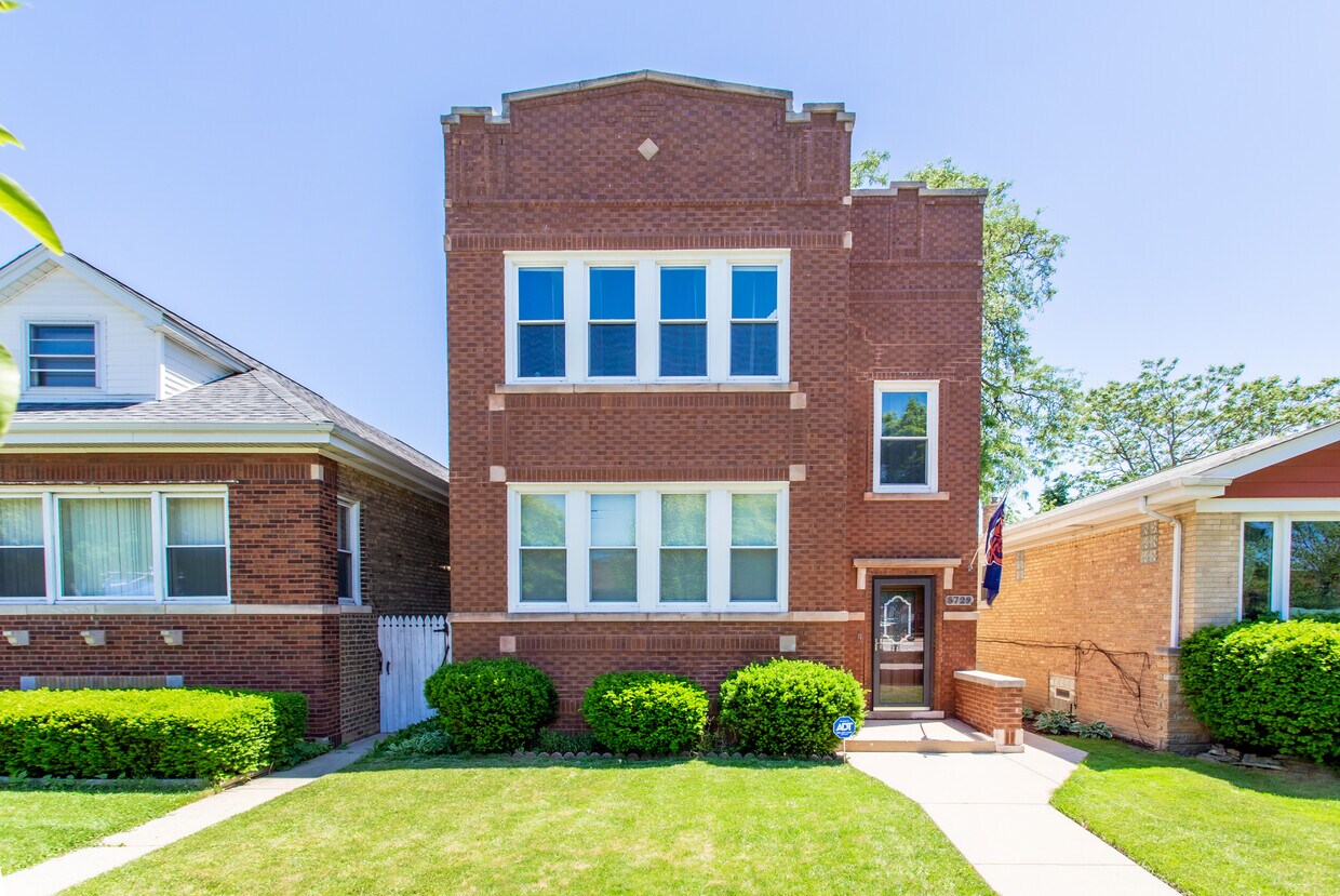 Foto principal - 5729 N Mulligan Ave