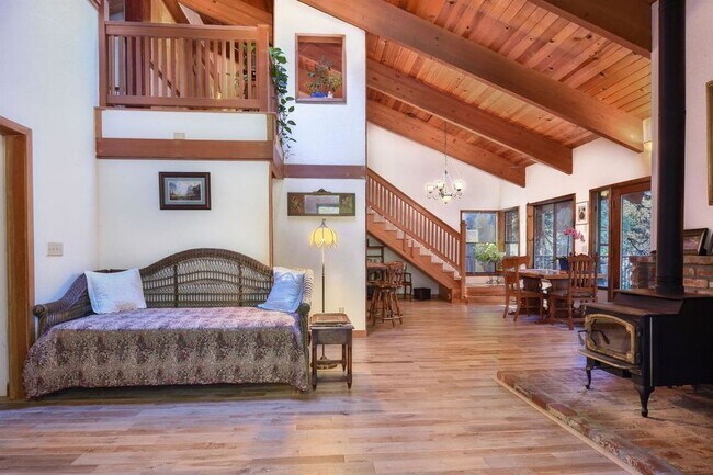 Foto del edificio - 12255 Red Dog Rd