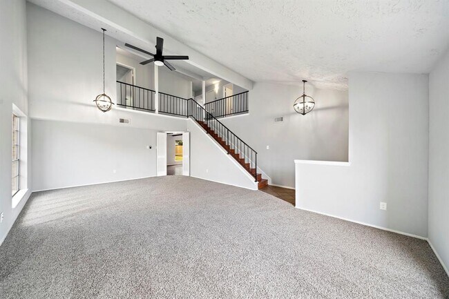 Building Photo - 15719 Timber Rock Dr