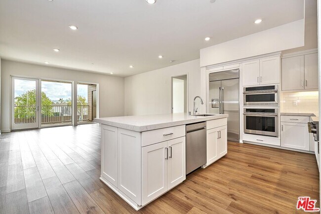 Building Photo - 4307 Rivington