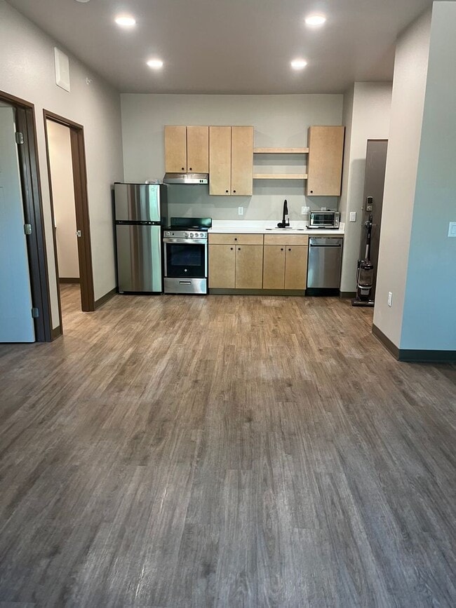 Building Photo - Beautiful, Brand New One Bedroom Near CSU!