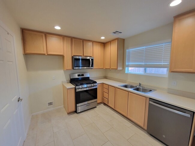 Foto del edificio - Stunning 4-Bedroom Home in Imperial