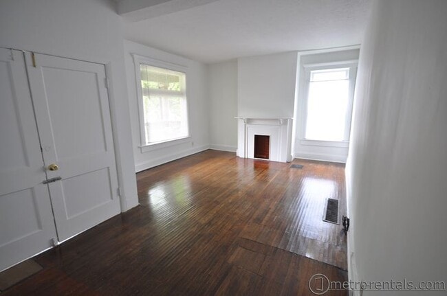 Building Photo - 399 E Oakland Ave