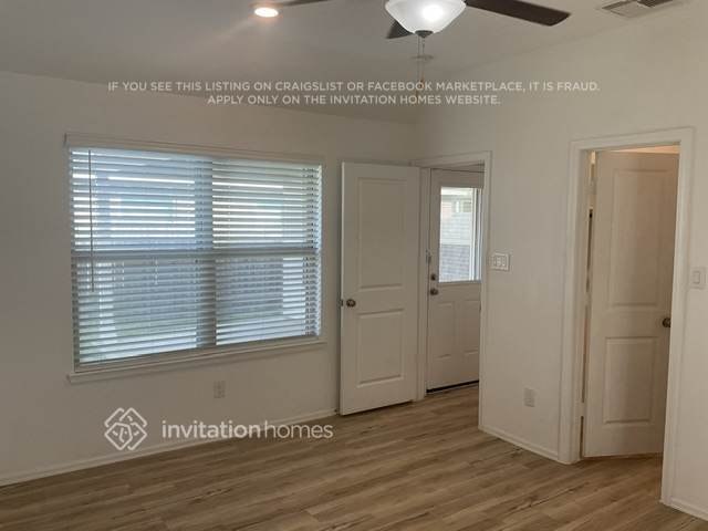 Building Photo - 502 Pecan Landing Ln