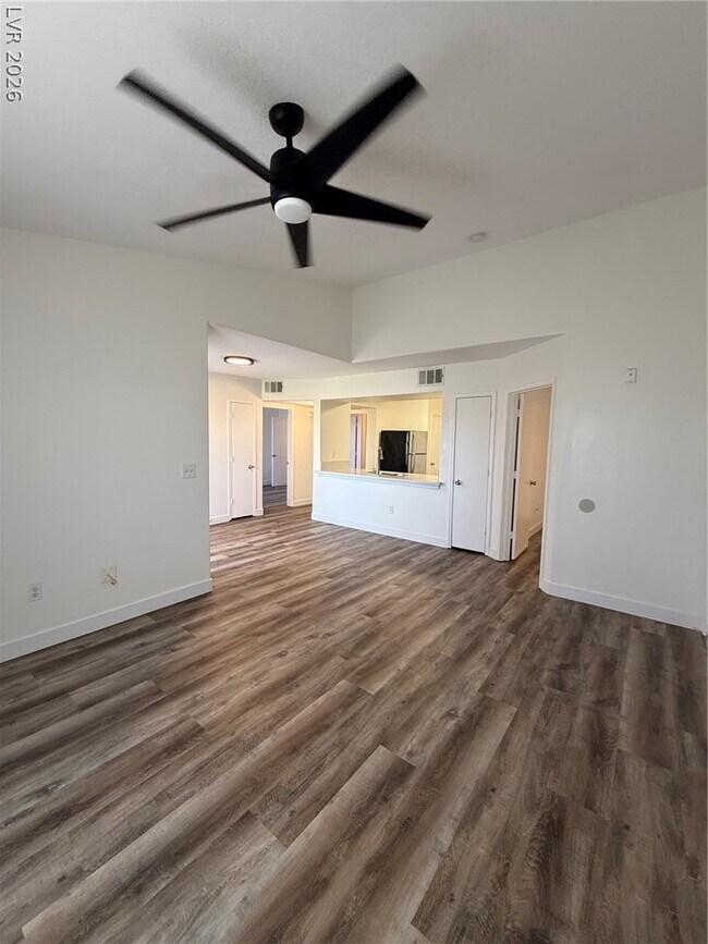 Foto del edificio - 7255 W Sunset Rd