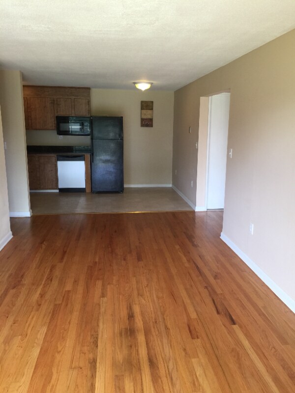 Foto del edificio - 108 Oakwood Ave