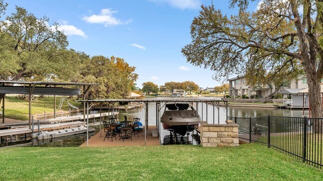 Building Photo - 207 Elm Lodge Dr