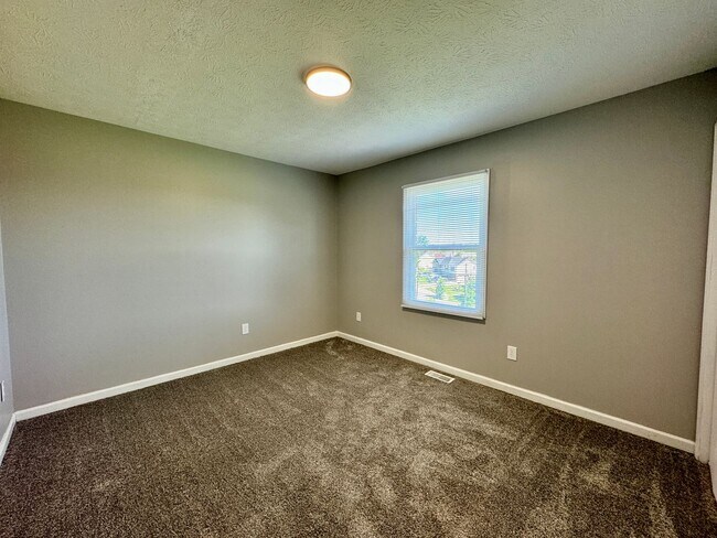 Foto del edificio - September rent free!  3 Bedroom in Richmond!