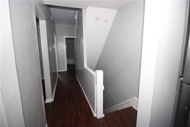 Building Photo - 224 8th St