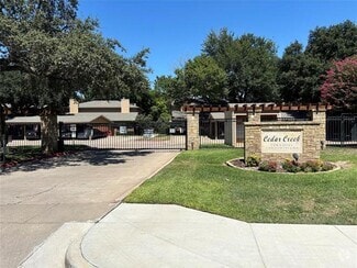 Building Photo - 5731 Cedar Creek Dr