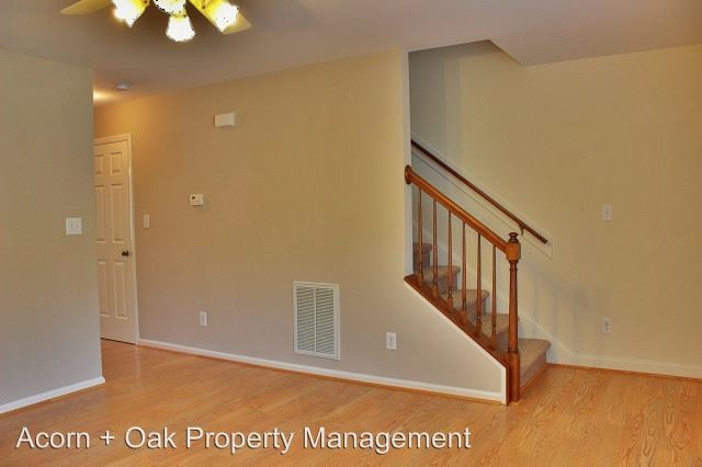 Building Photo - 2 br, 1.5 bath House - 6217 Tributary Dr.