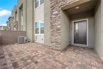 Building Photo - 334 Laurel Peak Dr