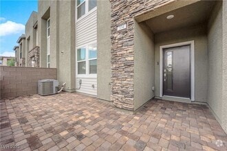 Building Photo - 334 Laurel Peak Dr