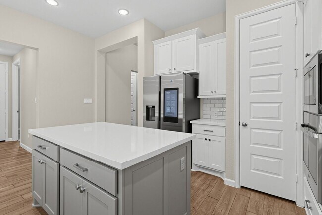 Foto del edificio - 5123 Morrison Dr