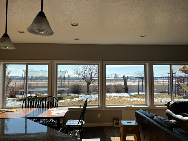 Building Photo - 2988 Stonebridge Dr