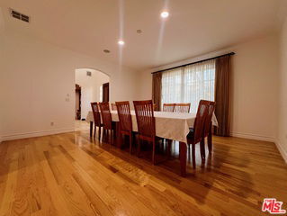 Foto del edificio - 3128 Club Dr