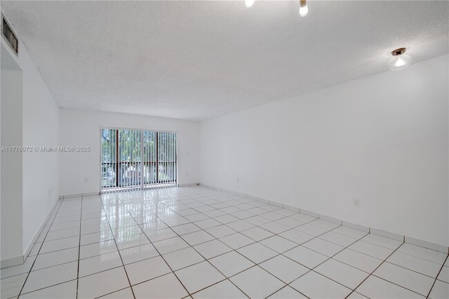 Foto del edificio - 13700 SW 62nd St
