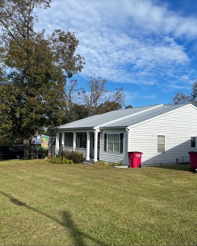 Foto principal - 67 E Seventh St