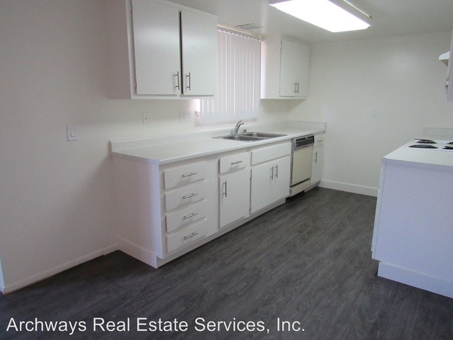 Building Photo - 346 S Steckel Dr