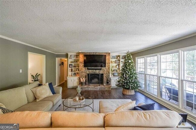 Foto del edificio - 701 Willow Ridge Dr NE