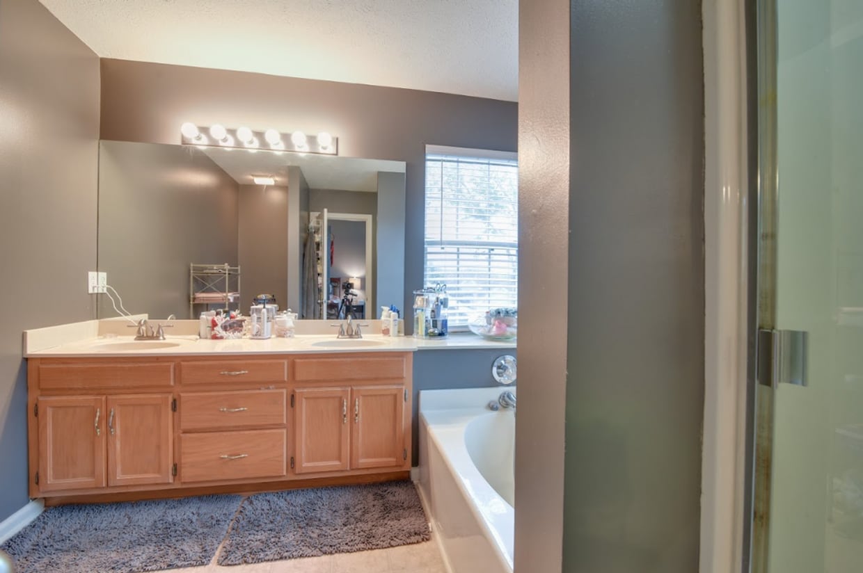 Foto principal - Beautiful 4BR Mt. Juliet Home in Top Schoo...