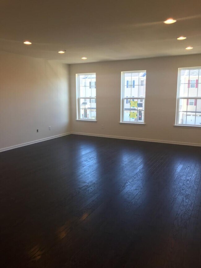 Building Photo - 112 Graystone Dr