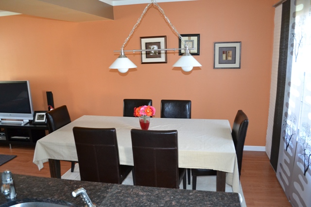 Comedor - 84 Hunt Dr