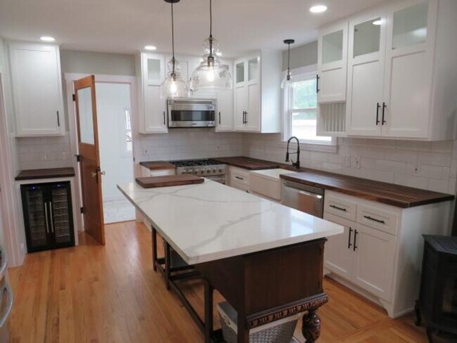 Foto del edificio - 2043-2045 Swazey St